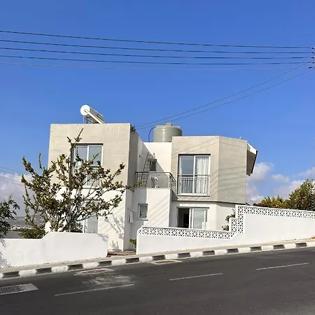 House In Chloraka